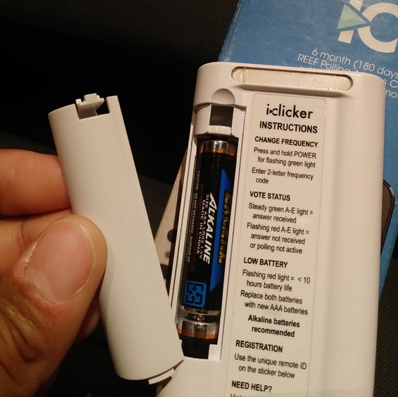 Iclicker + Remote - Picture 6 of 7